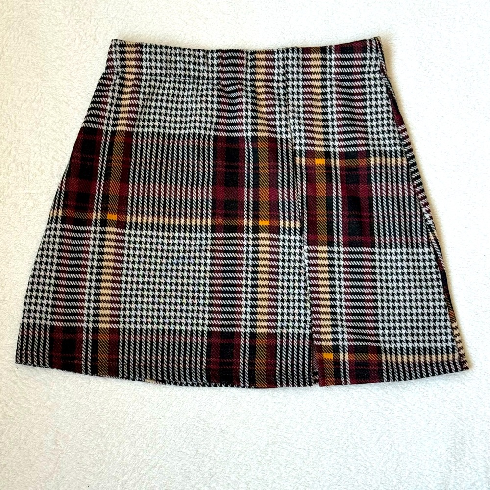 🌟 FLASH SALE - Abound Plaid Mini Skirt - Size S - Never Worn